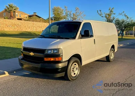 2020 Chevrolet Express G2500 из США, поврежденный, VIN 1GCWGAFG4L1252879